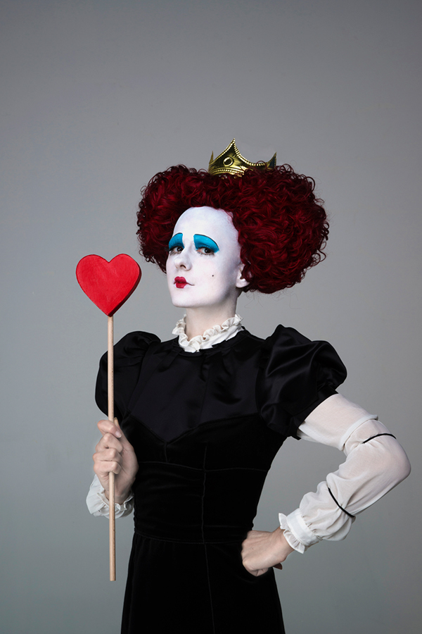 fashion photography queen hearts by pauline darley
