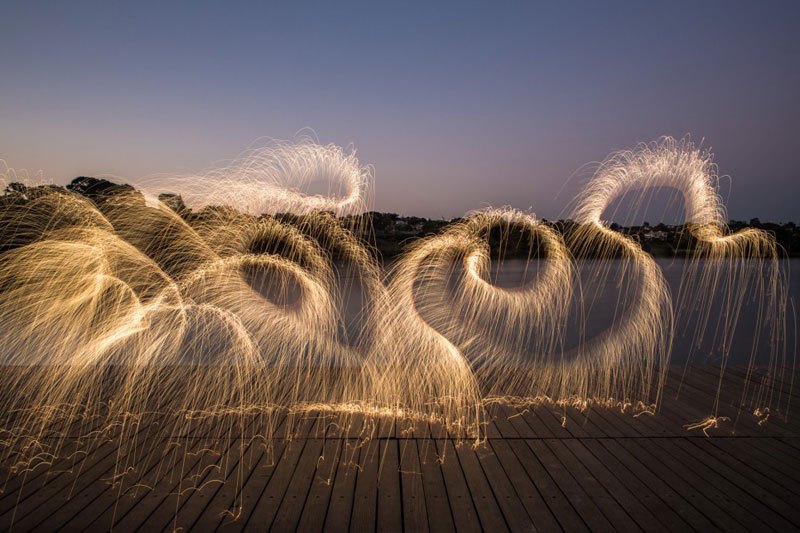 long exposure fireworks photgraphy by vitor schietti