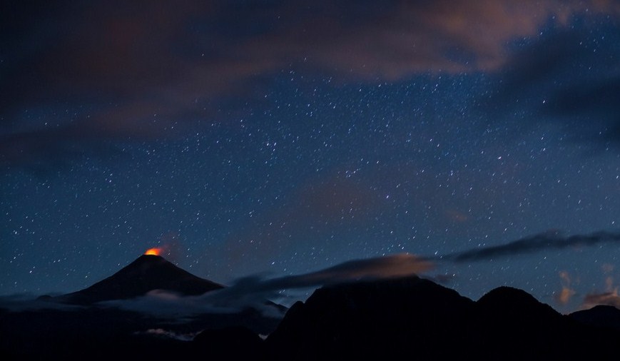 lightning volcano photography by francisco negroni