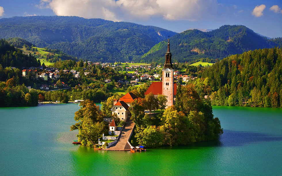 lake bled slovenia castle beautiful places