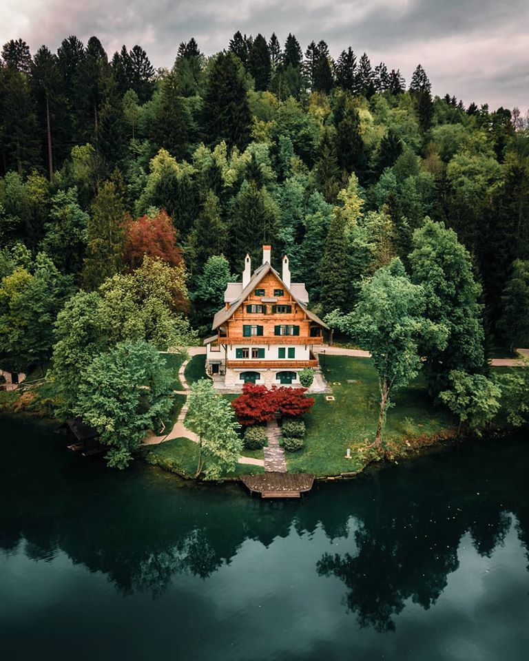 landscape photography lake house by giulio groebert