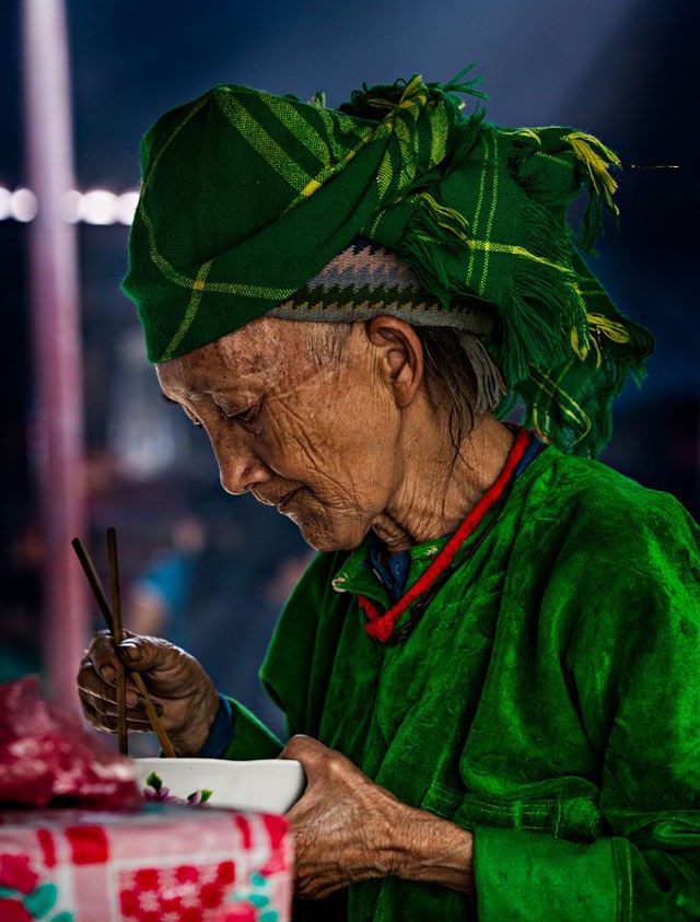 old woman potrait by rehahn