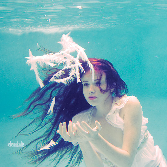 15 girl underwater photography