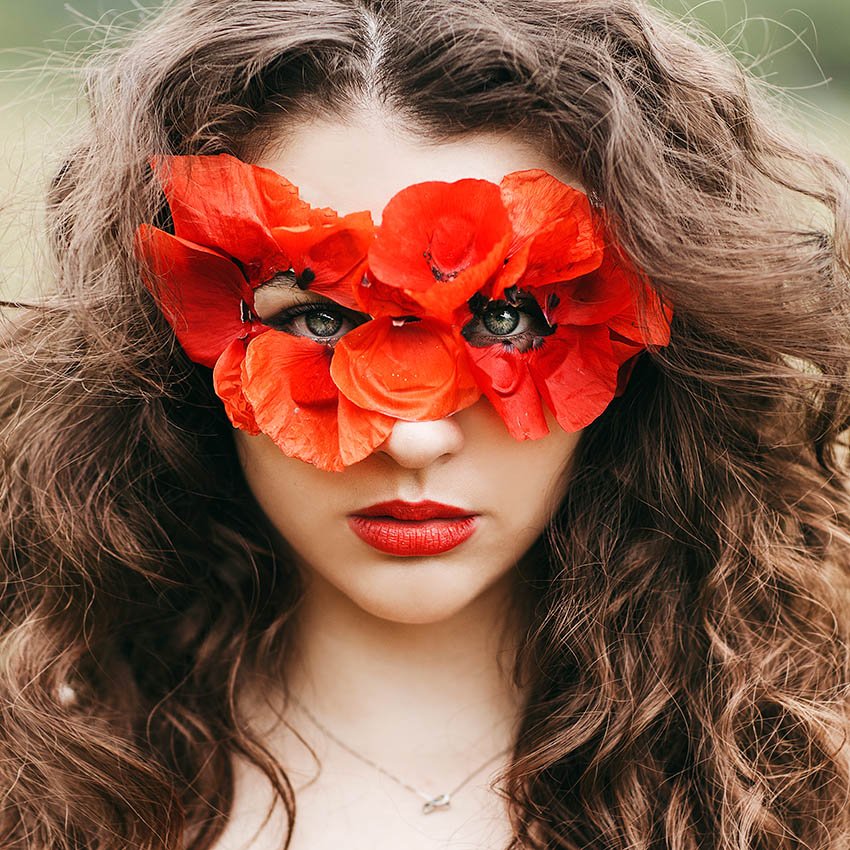 portrait photography red flowers by jovana rikalo