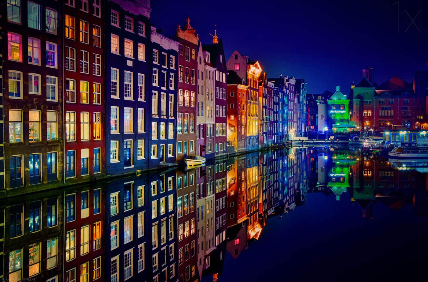 reflection photography amsterdam by juan pablo demiguel