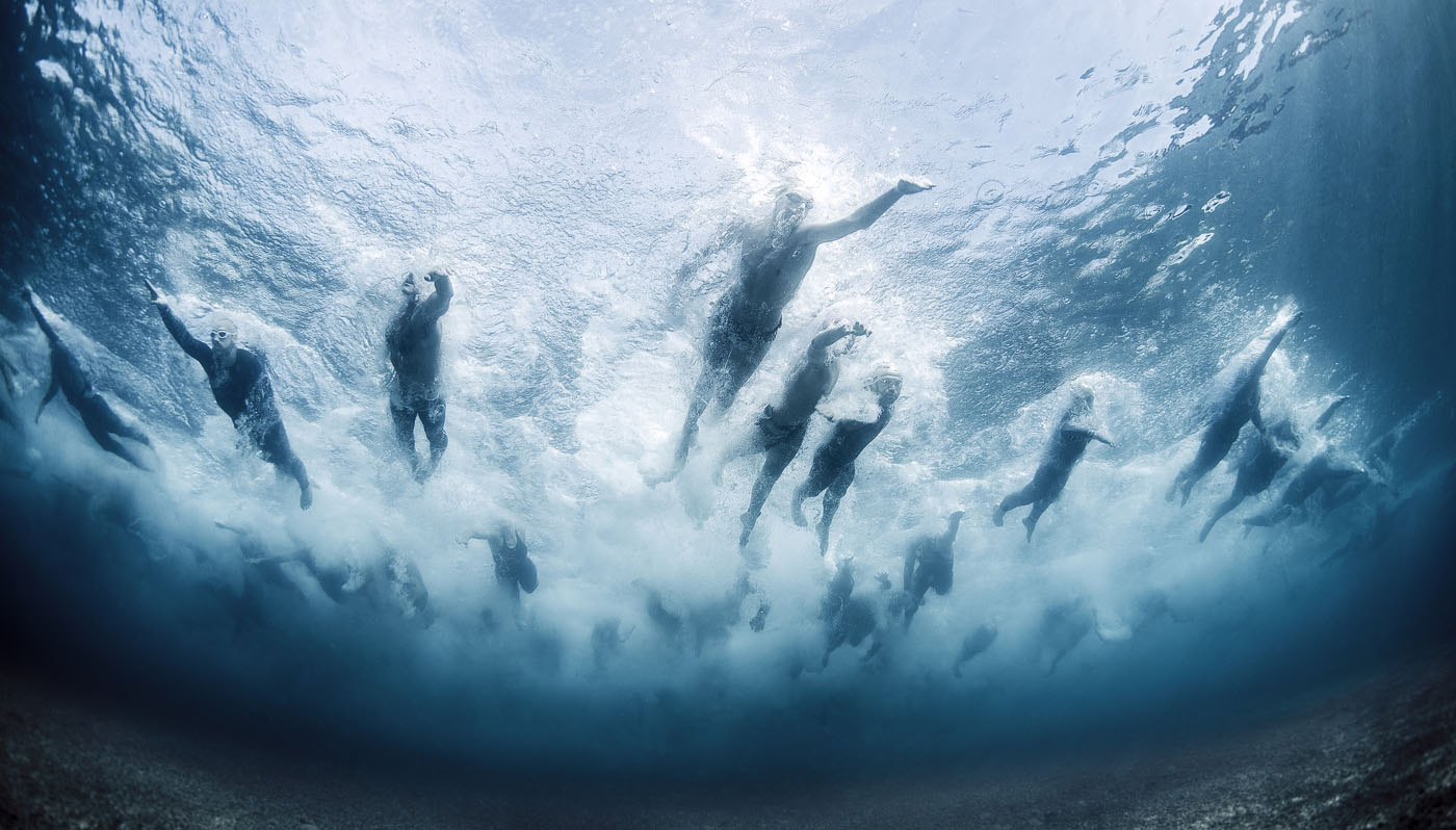 underwater photography swimmers by davide lopresti